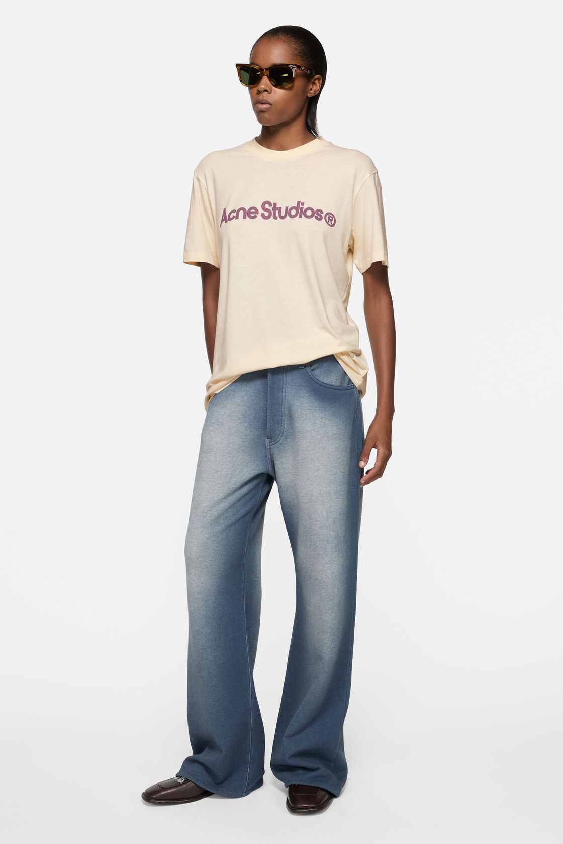 Graphic t-shirt, Pale Pink, 2000x