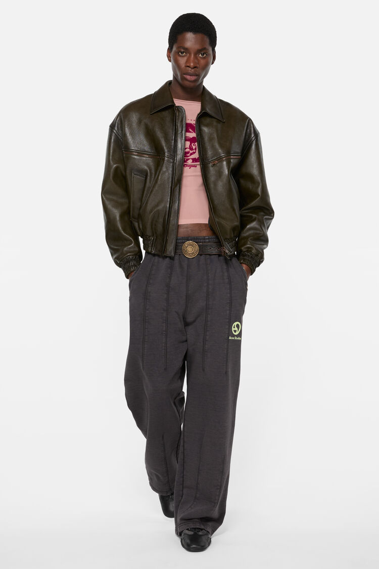 FN-MN-LEAT000293, Vintage green