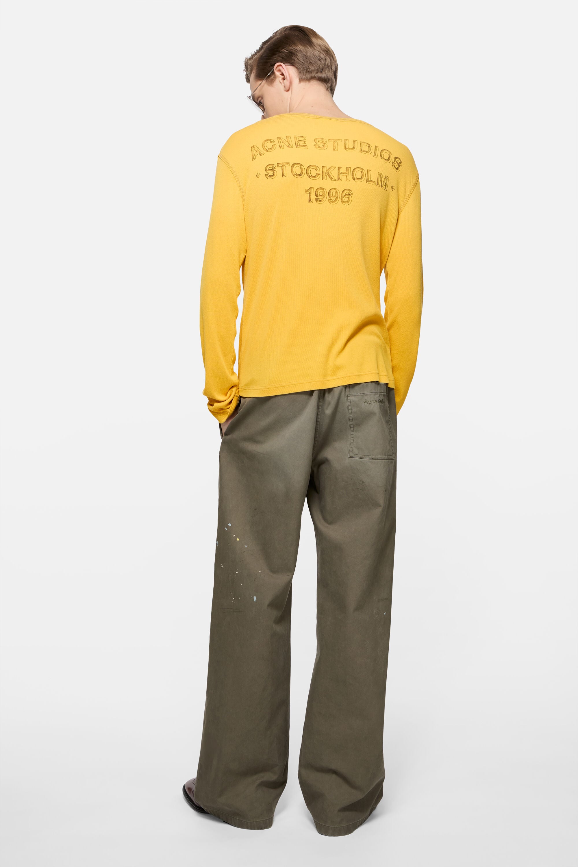 Acne Studios - スプレー加工ロゴTシャツ - マスタードイエロー