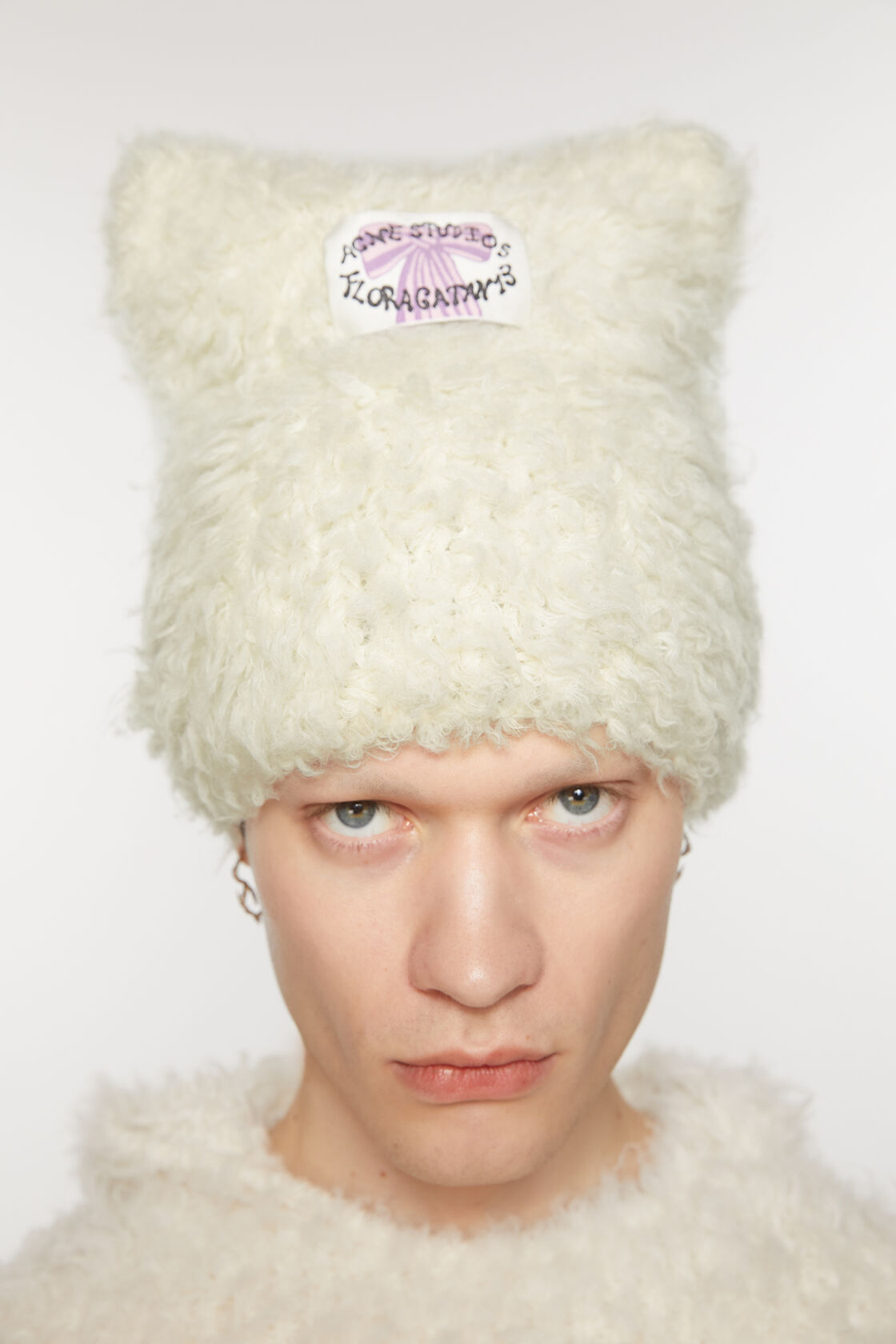 Fluffy square beanie, White, 2000x