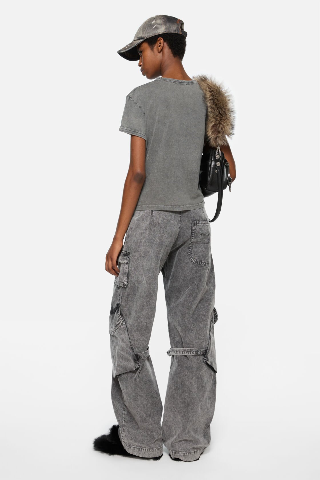 Blurred logo t-shirt - Fitted unisex fit, Faded Grey, 2000x