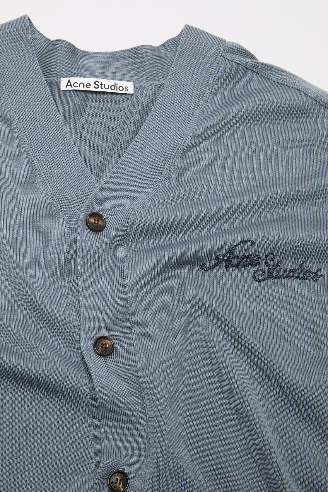 Silk v-neck cardigan, Dusty blue, 2000x