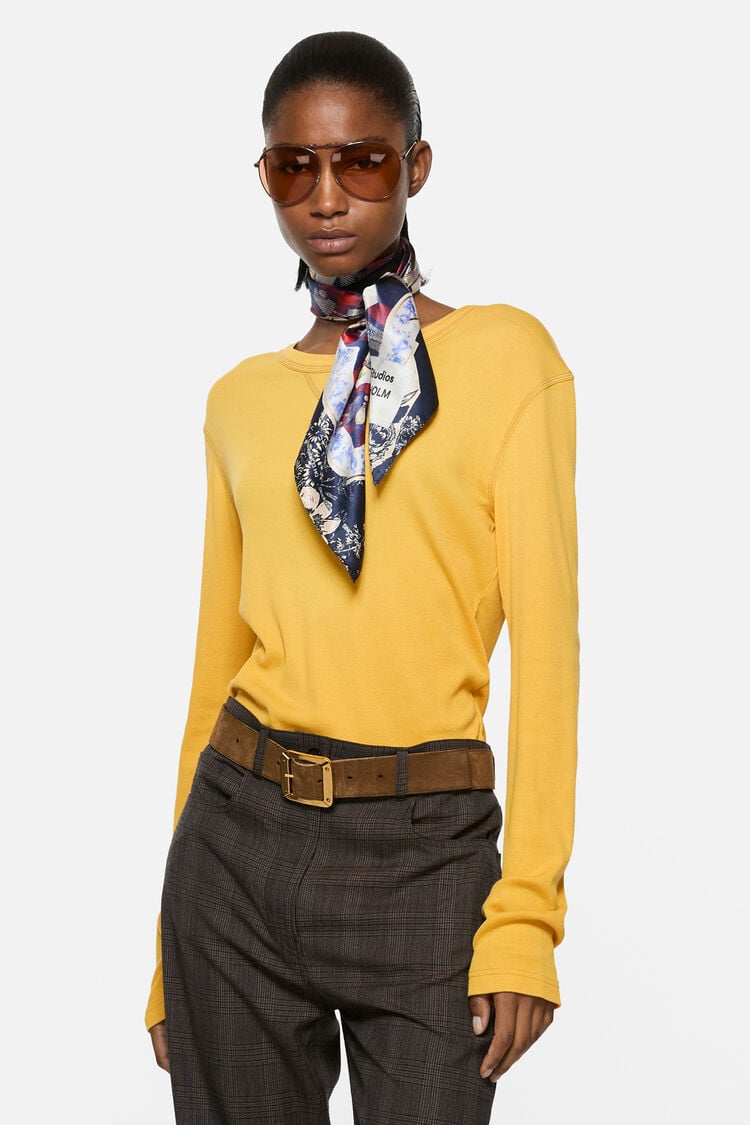 FN-UX-TSHI000277, Mustard yellow
