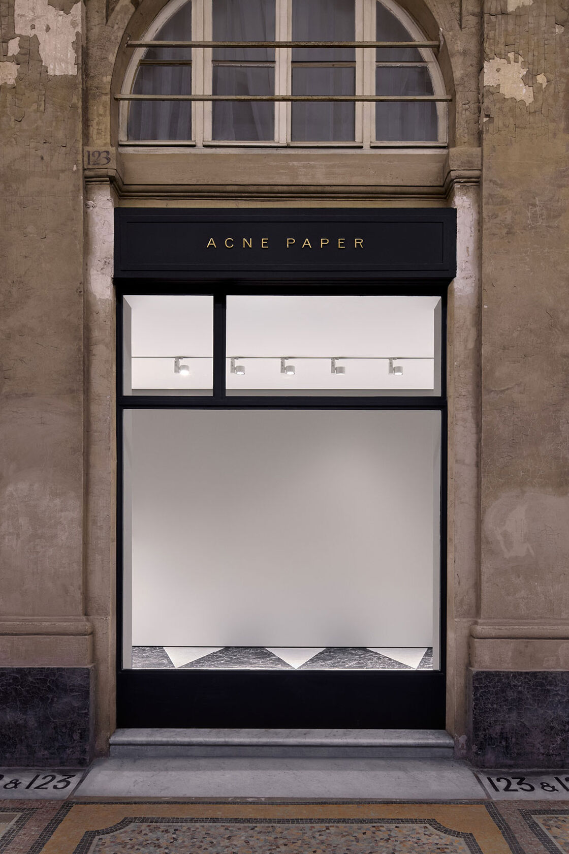 Acne Paper Palais Royal