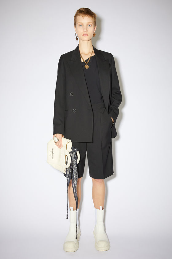 FN-WN-SHOR000046, Black