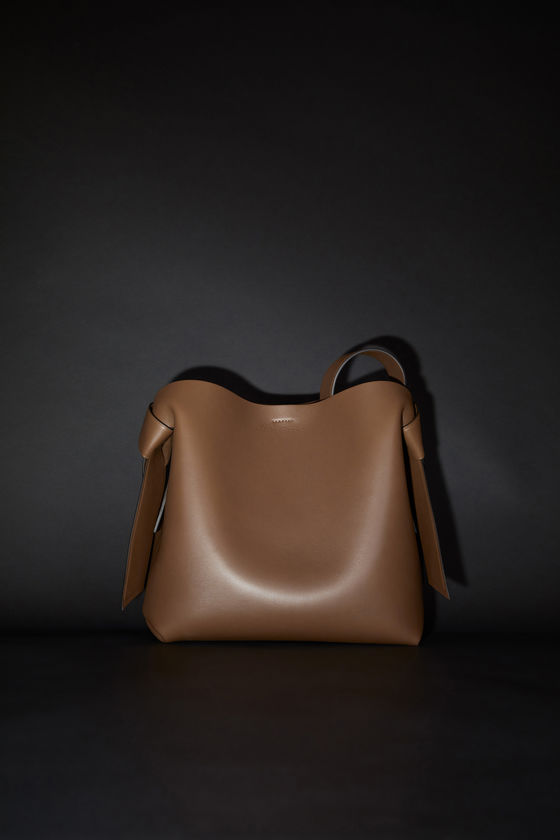 Musubi Midi, Camel brown