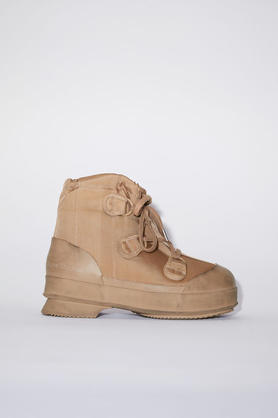 acne shoes
