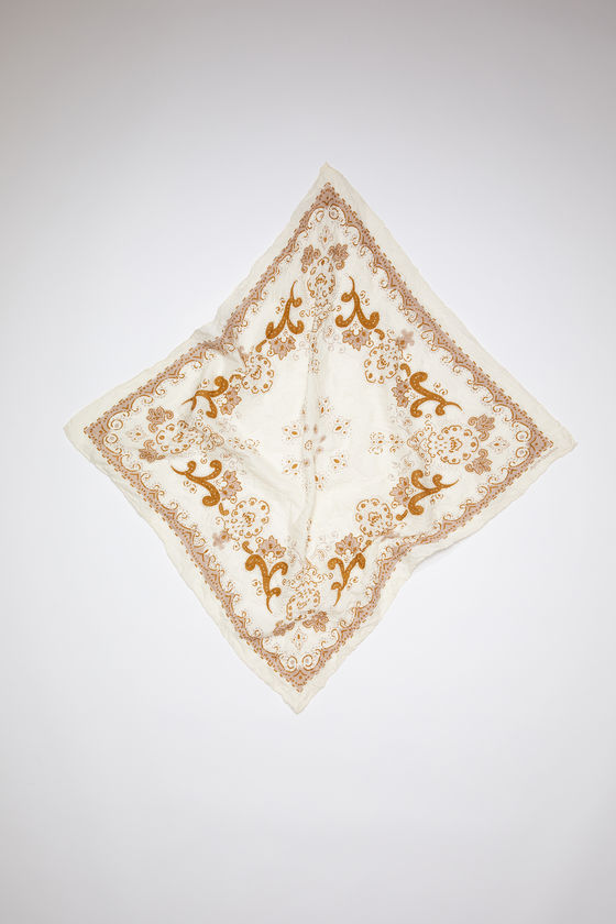 FN-UX-SCAR000135, 베이지/브라운