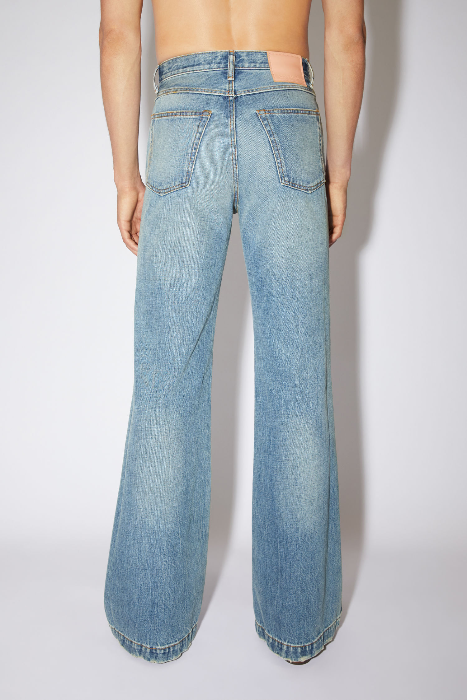 Acne Studios - Bootcut fit jeans - Mid Blue