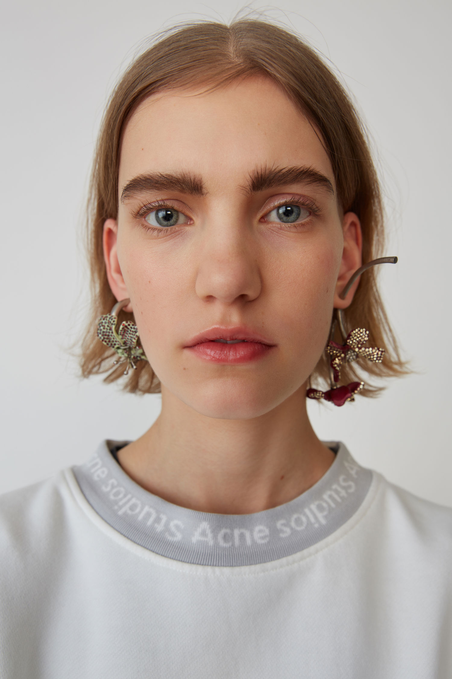 acne voluminous sweatshirt