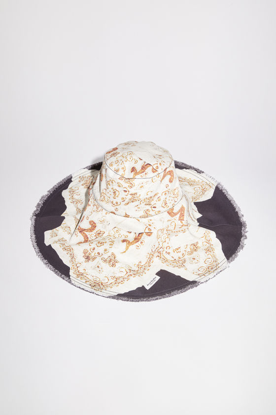 SP-WN-HATS000002, Black/white