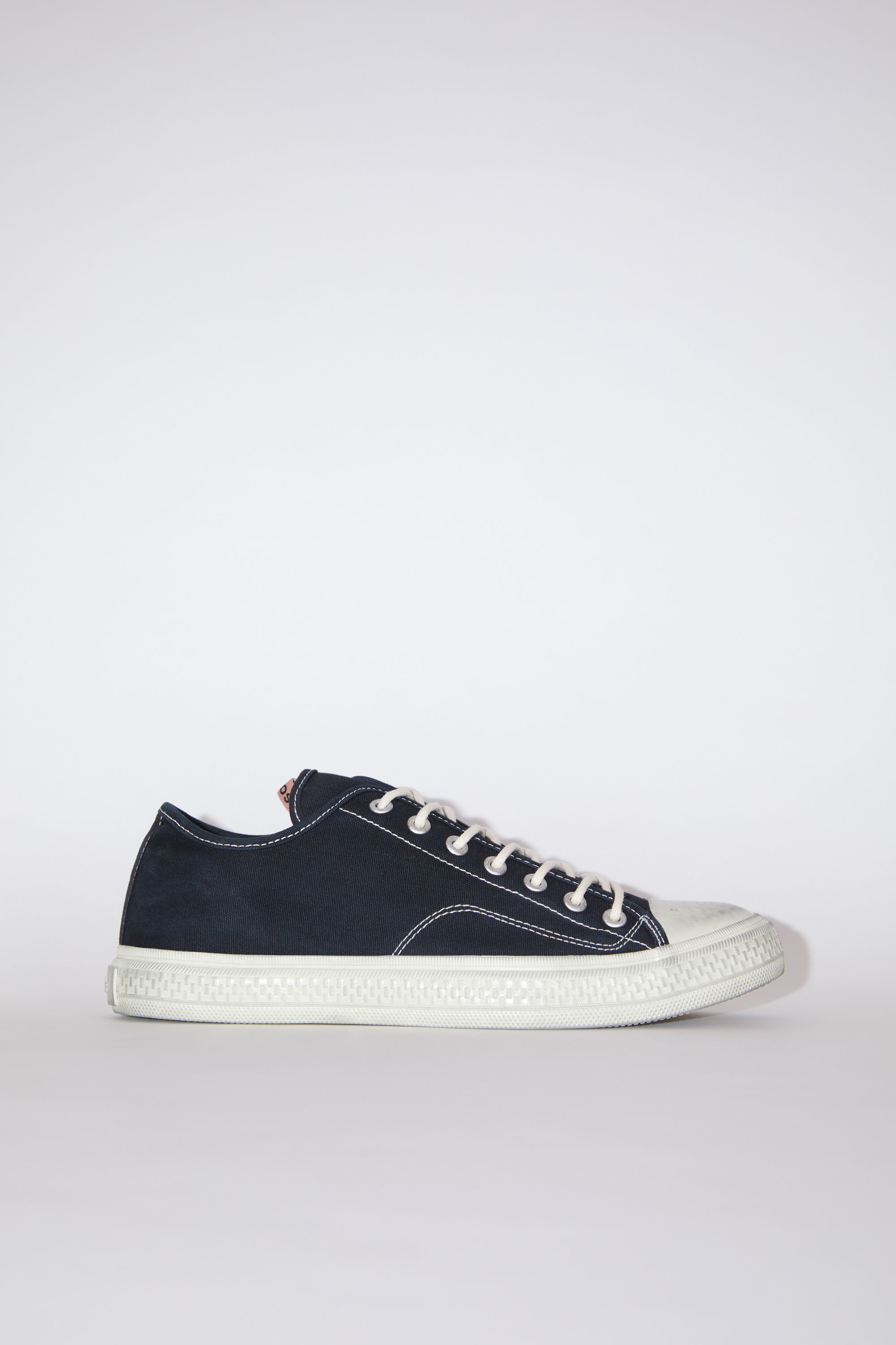 Acne Studios Ballow Tumbled M Black/off white Low top sneakers | SportSpyder