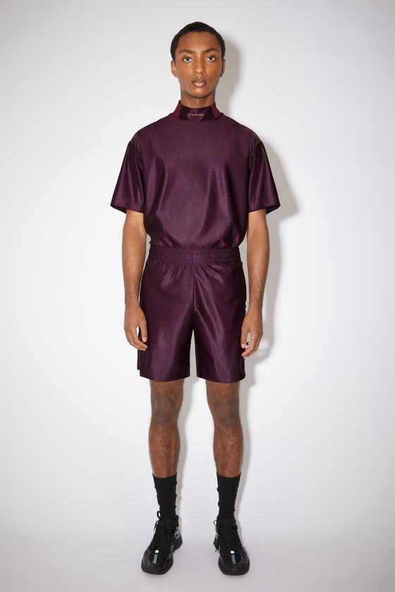 FN-MN-SHOR000071, Maroon red