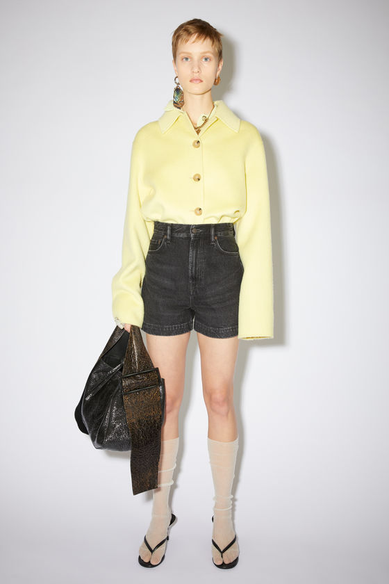 FN-WN-SHOR000044, Black