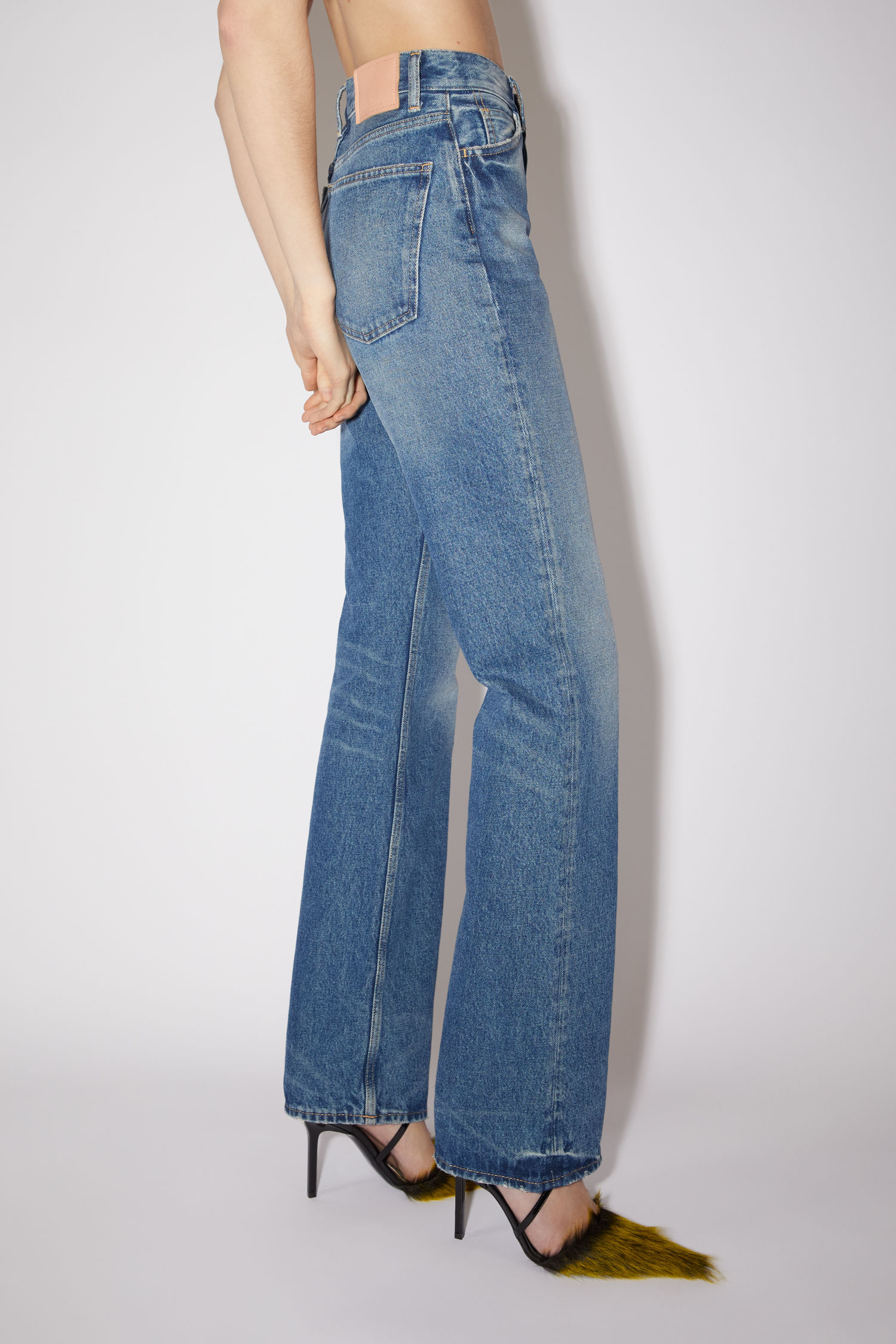 Acne Studios - Bootcut fit jeans - Mid Blue