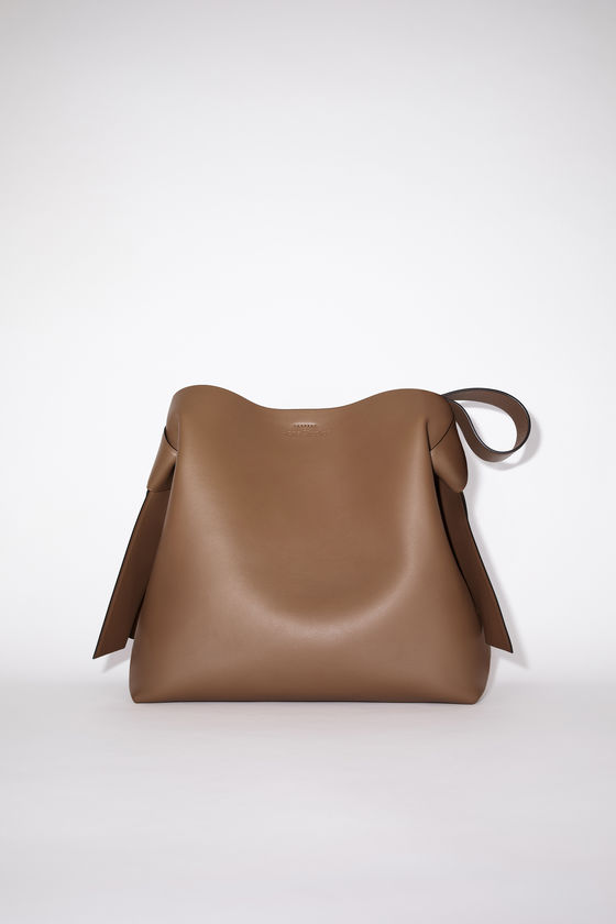 Musubi 맥시 , 카멜 브라운