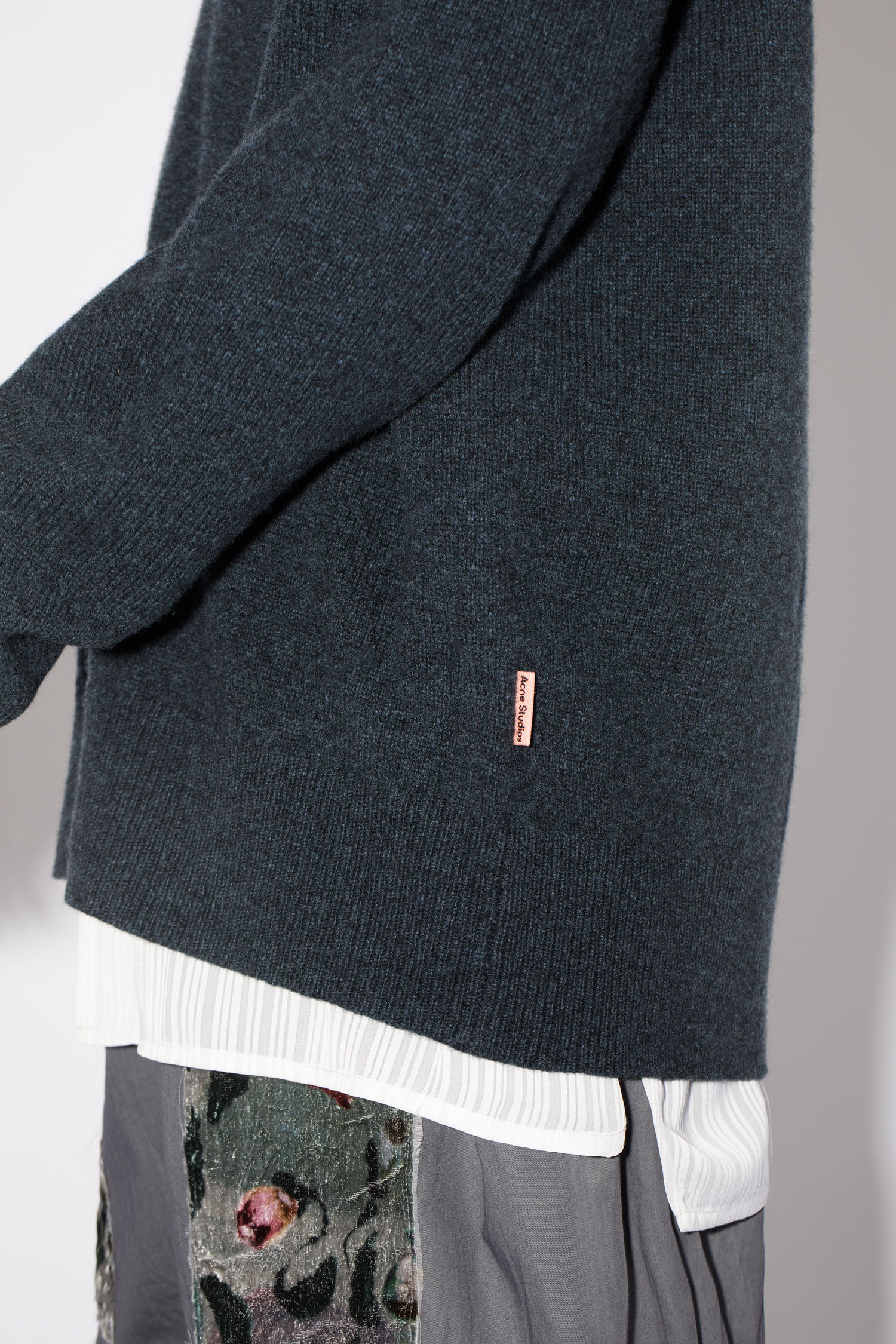 Alpha Studio Wolle Pullover in Grau für Herren Herren Bekleidung Pullover und Strickware V-Ausschnitt Pullover 